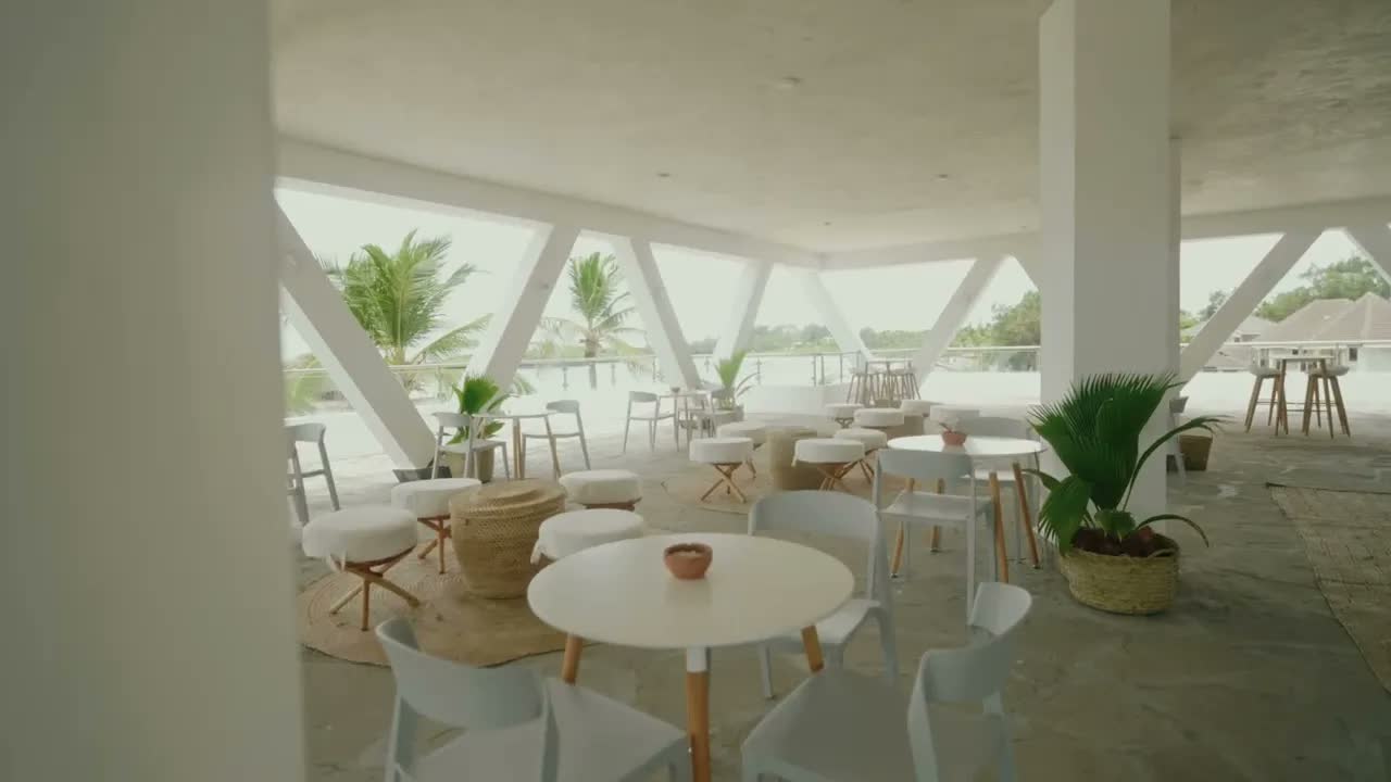 Barracuda Inn Resort, Watamu Kenya — oceanfront